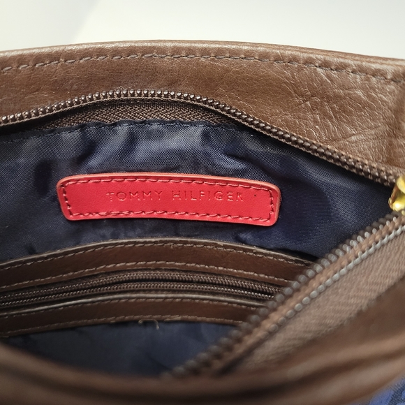 Tommy Hilfiger cross body bag blue with brown strap - Picture 3 of 6